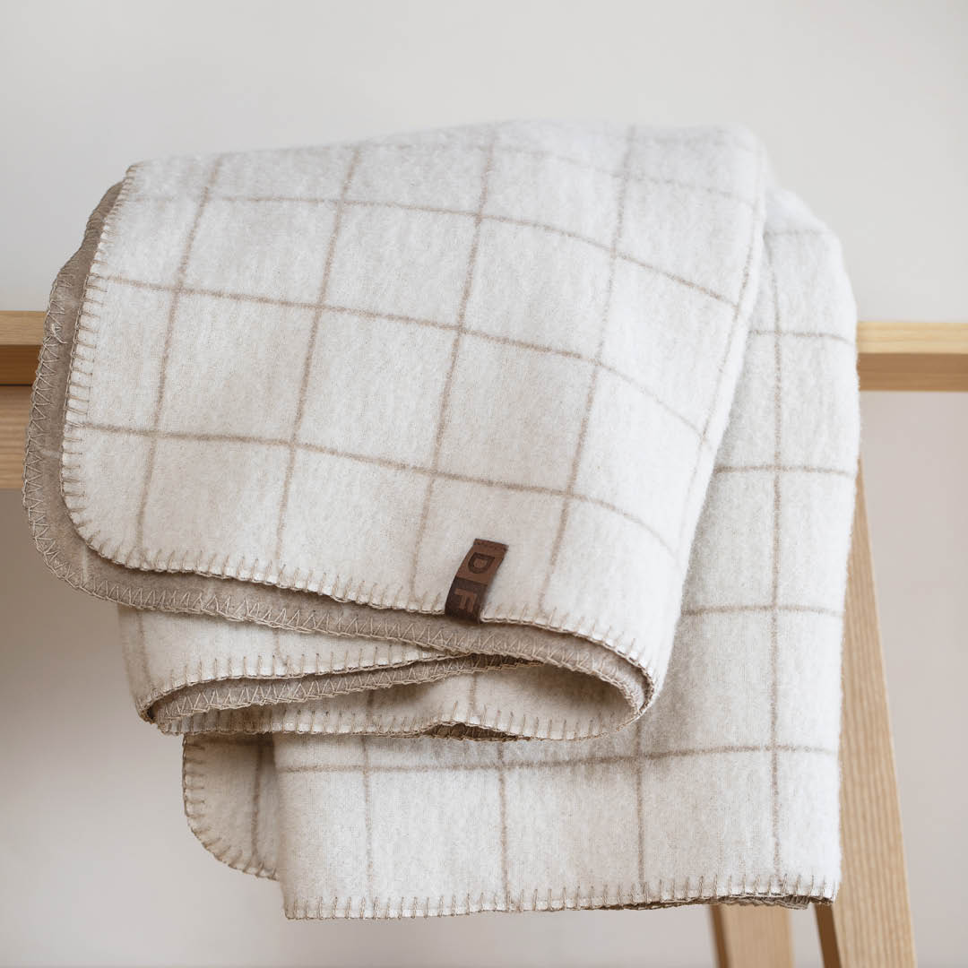 David Fussenegger weiß/beige Wolldecke